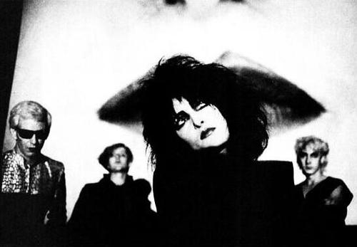 : Siouxsie+and+the+Banshees.jpg
: 567

: 17.3 